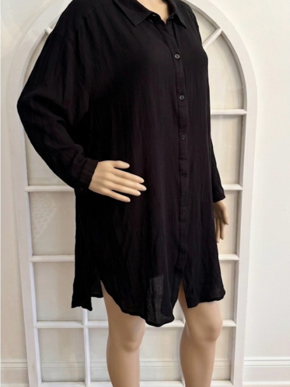 Swimsuits For All Black Crinkle Gauze Button-Back Cover Up size 22/24